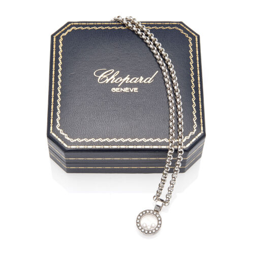 A Chopard Happy Diamond Circle Pendant