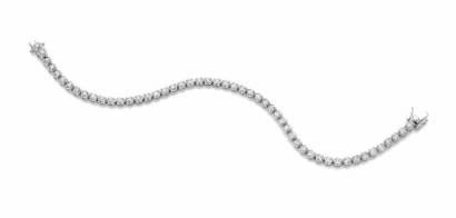 A White Gold and Diamond Line Bracelet, 2.5cts