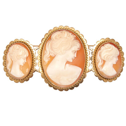 A Three Portrait Cameo Brooch 