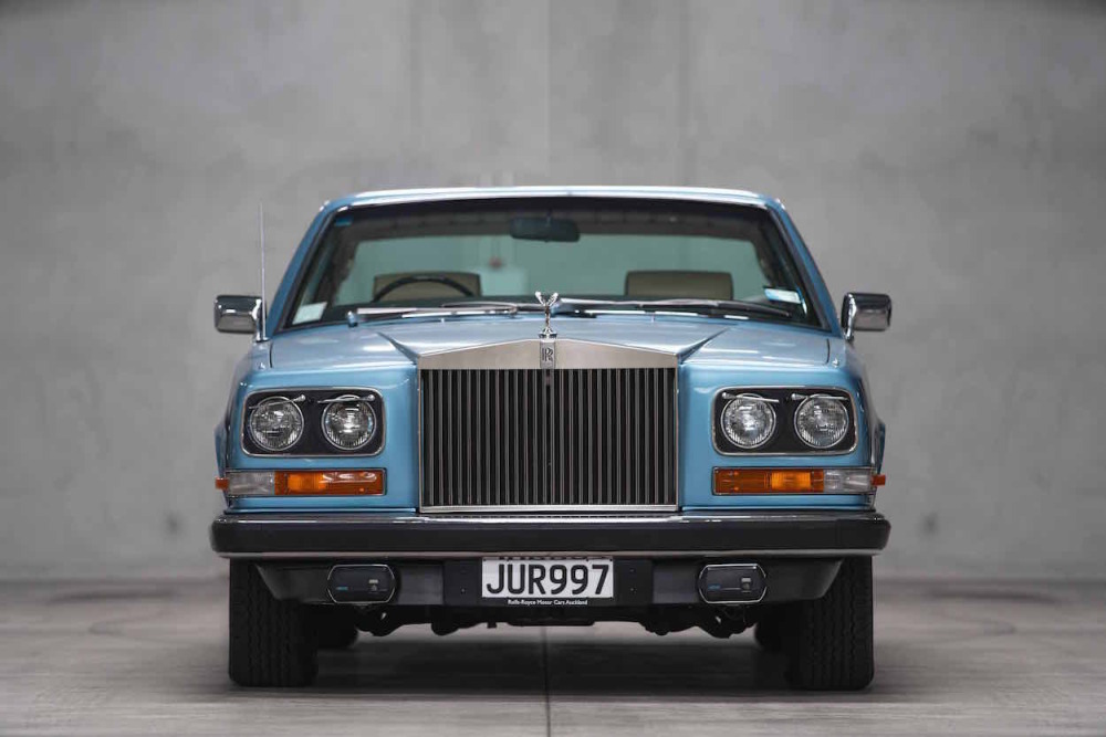 ROLLS ROYCE CAMARGUE grise 1/22 no 1/18 d BURAGO voiture ROLLS ROYCE CAMARGUE grise 1/22 no 1/18 d BURAGO voiture