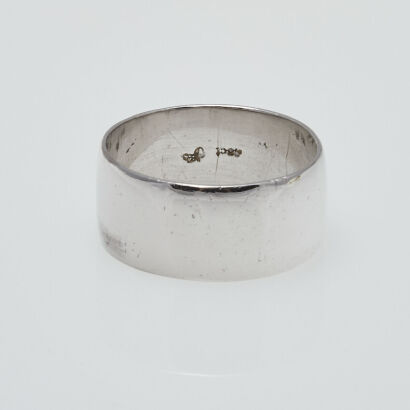 18ct White Gold Band