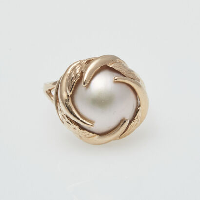 14ct Mabe Pearl Dress Ring