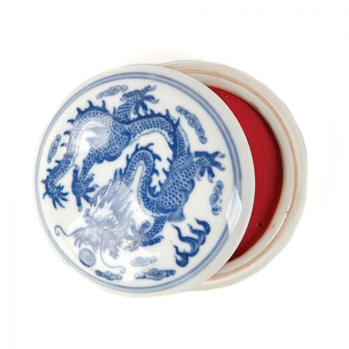 A Chinese Blue and White Porcelain Inkpad Box