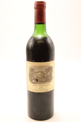 (1) 1982 Chateau Lafite Rothschild, Pauillac [JR18] [RP100] (HS)