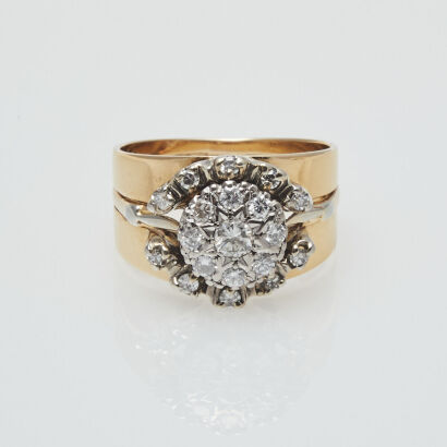 18ct Traditional Diamond Cluster Ring