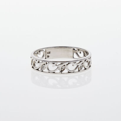 9ct Filigree Diamond Ring