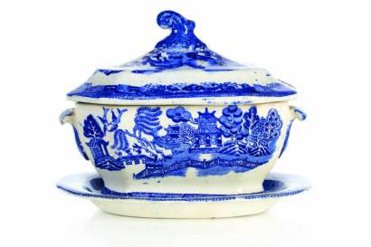 An Early Victorian Willow Pattern Sauce Tureen C. 1850