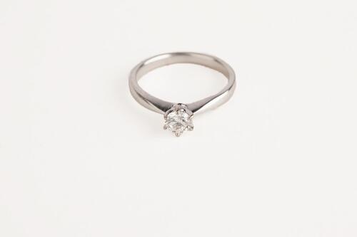 18ct White Gold 0.33ct Solitaire Diamond Ring