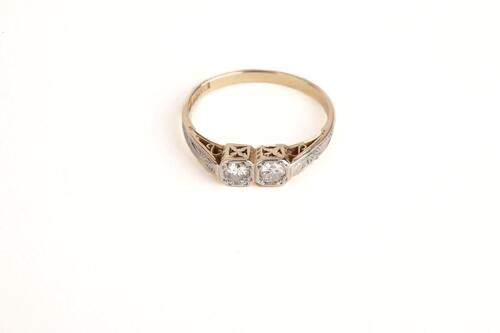 An Estate Diamond Ring