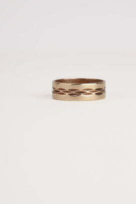 9ct Engraved Ring