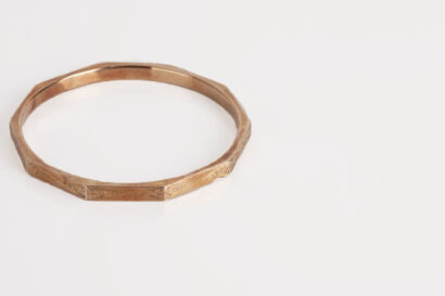 9ct Engraved Bangle