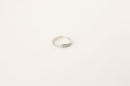 18ct White Gold Diamond Ring