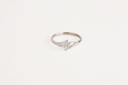 18ct White Gold Diamond Dress Ring