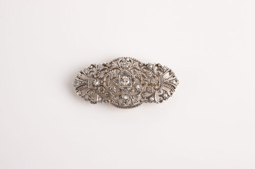 An 18ct White Gold Diamond Antique Style Brooch