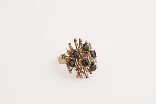 9ct Gold Green Sapphire Dress Ring