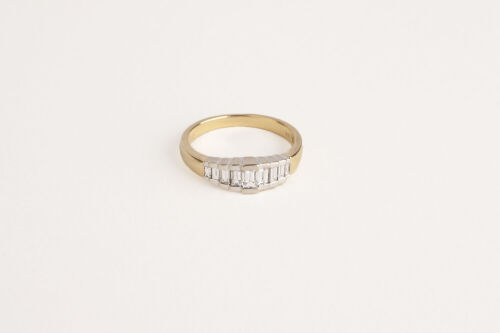 18ct Baguette Cut Diamond Ring