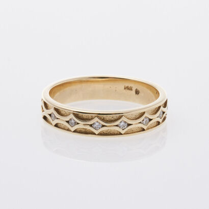 14ct Diamond Band