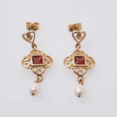 9ct Garnet and Pearl Earrings