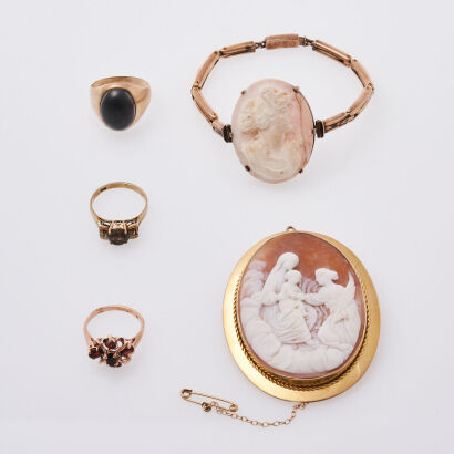 Collection of 9ct Vintage Items