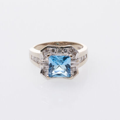 14ct Topaz and Diamond Ring