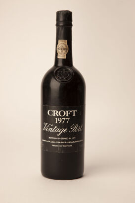 (1) 1977 Croft Vintage Port, Oporto