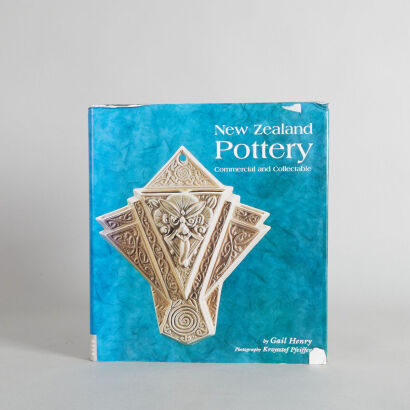 New Zealand Pottery Commercial and Collectable by Gail Henry