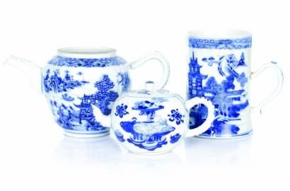 Three Pieces of Oriental Underglaze Blue Porcelain