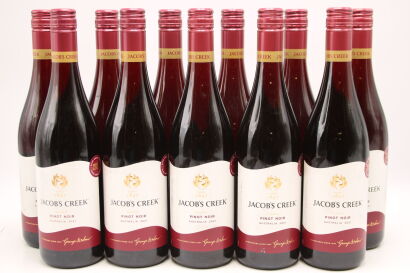 (11) 2021 Jacob's Creek Classic Pinot Noir, South Eastern Australia