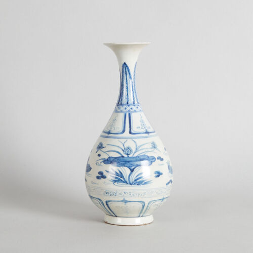 A Chinese Yuan-style Blue and White Vase, Yuhuchunping (to be tested)