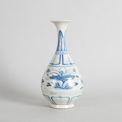 A Chinese Yuan-style Blue and White Vase, Yuhuchunping (to be tested)