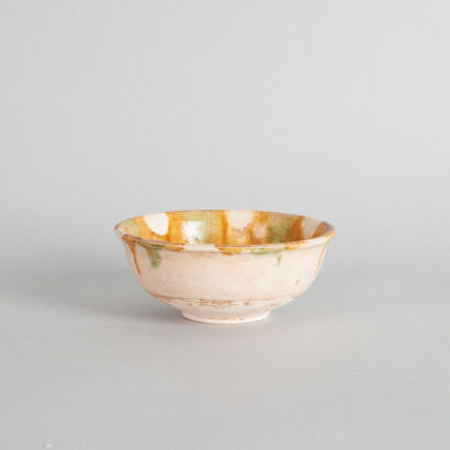 A Chinese Tri-colour Bowl