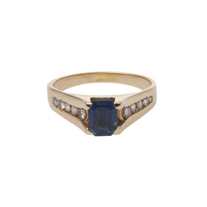 14ct Diamond and Sapphire Ring