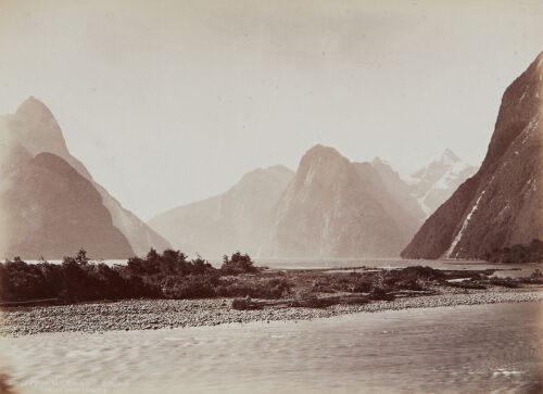 BURTON BROS Milford Sound
