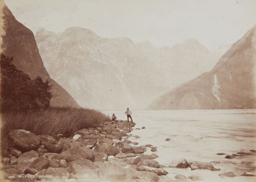 BURTON BROS Milford Sound