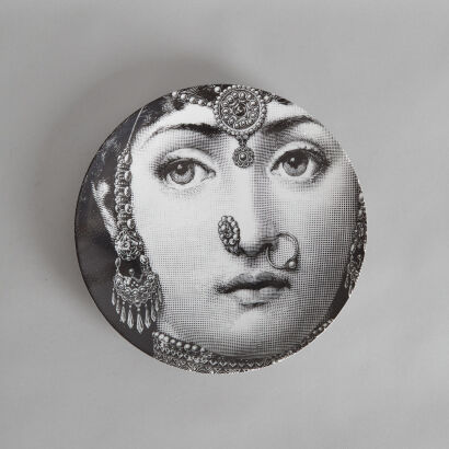 A Tema e Variazioni Wall Plate by Fornasetti