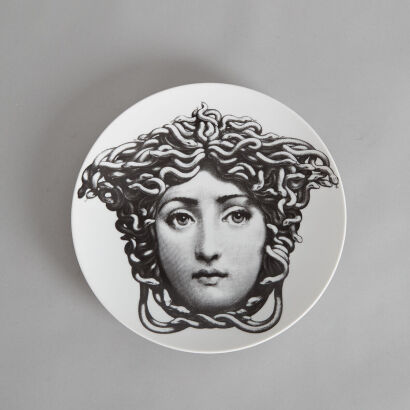 A Tema e Variazioni Wall Plate by Fornasetti