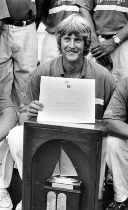 PHOTOGRAPHER UNKNOWN Peter Blake accepting the 1989 New Zealand Yachtsman of the Year trophy