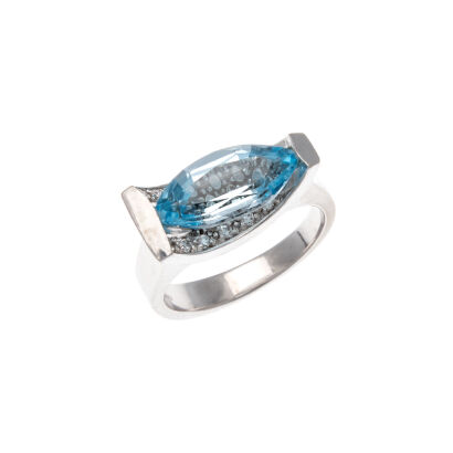 14ct Blue Topaz and Diamond Ring