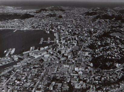 VICTOR C. BROWNE Welllington Harbour & City from Air