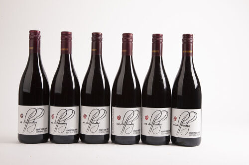 (6) 2009 Mt Difficulty Pinot Noir, Central Otago