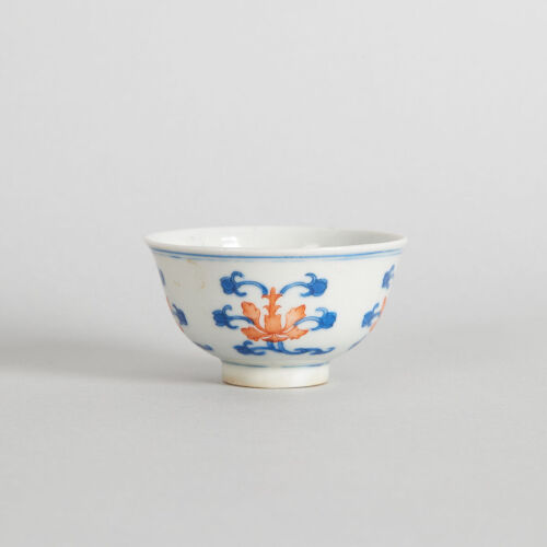 A Chinese Late Qing Dynasty Blue and White Iron-red 'Lotus' Cup (hallmark)