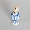 A Chinese Qing Dynasty Kangxi Period Export Blue and White Lidded Mantle Jar - 2