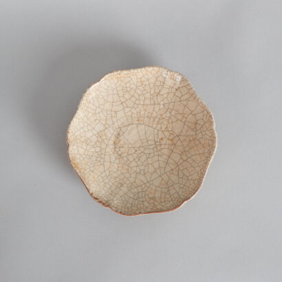 A Chinese Crackle-glazed Hexagonal Dish