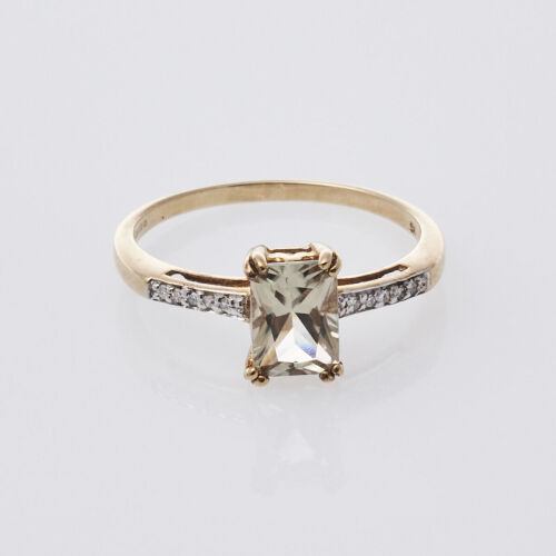 9ct Gold Green Stone and Diamond Ring