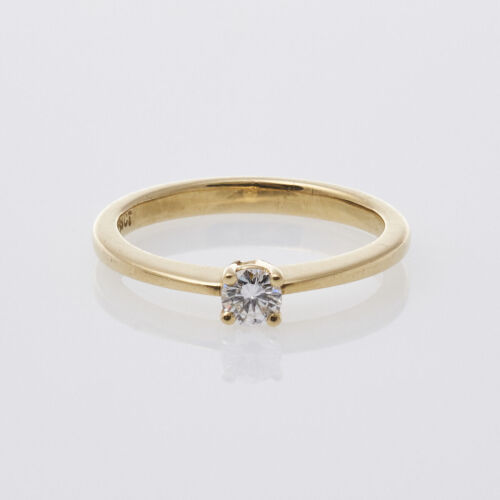 18ct Diamond Solitaire Ring