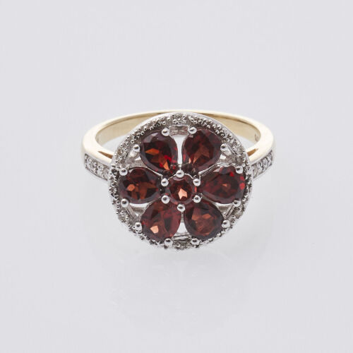 9ct Garnet and Diamond Ring