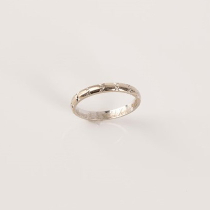 9ct White Gold Ring