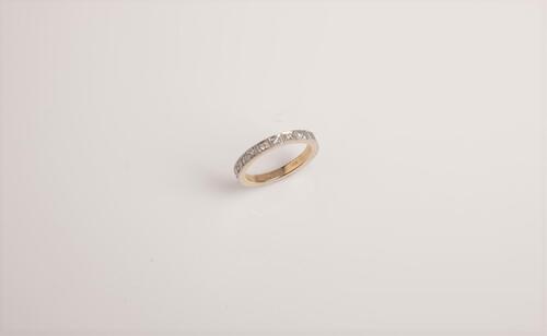 18ct Gold and Diamond Stacking Ring