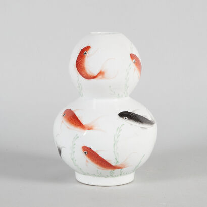 A Chinese Famille Verte 'Fish' Vase