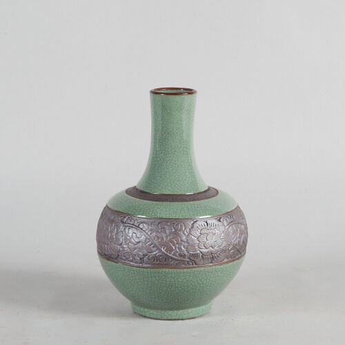 A Chinese Green-glazed Crackled Bottle Vase (Guan Mark)